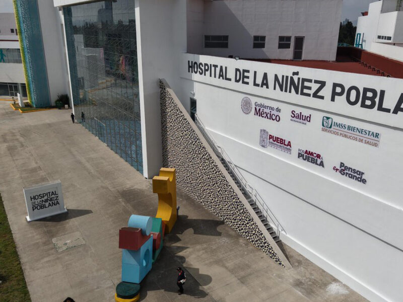 Claudia Sheinbaum inaugura torres médicas en Hospital de la Niñez