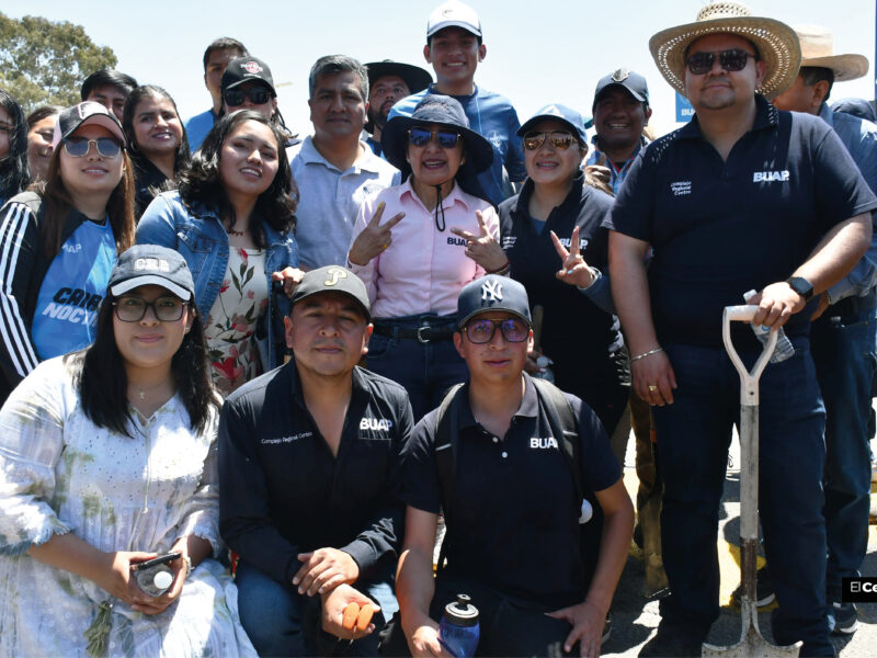 Universitarios BUAP se suman a jornada de limpieza en CU2
