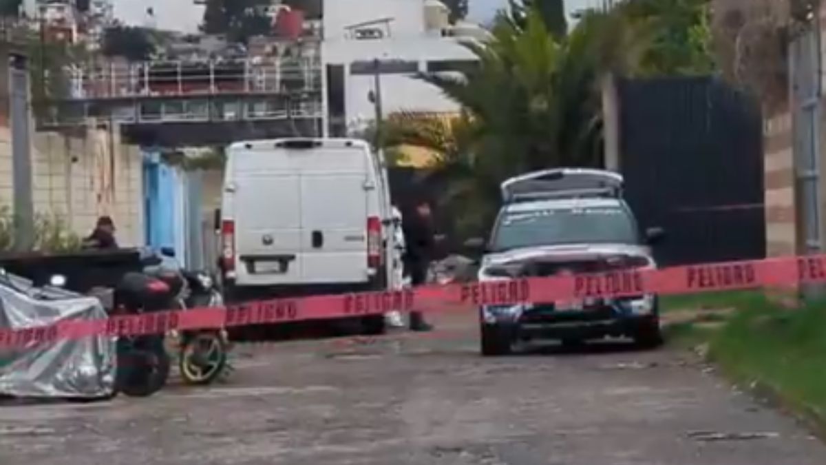 Hallan dos cuerpos con signos de violencia cerca del mercado Morelos, en Puebla capital