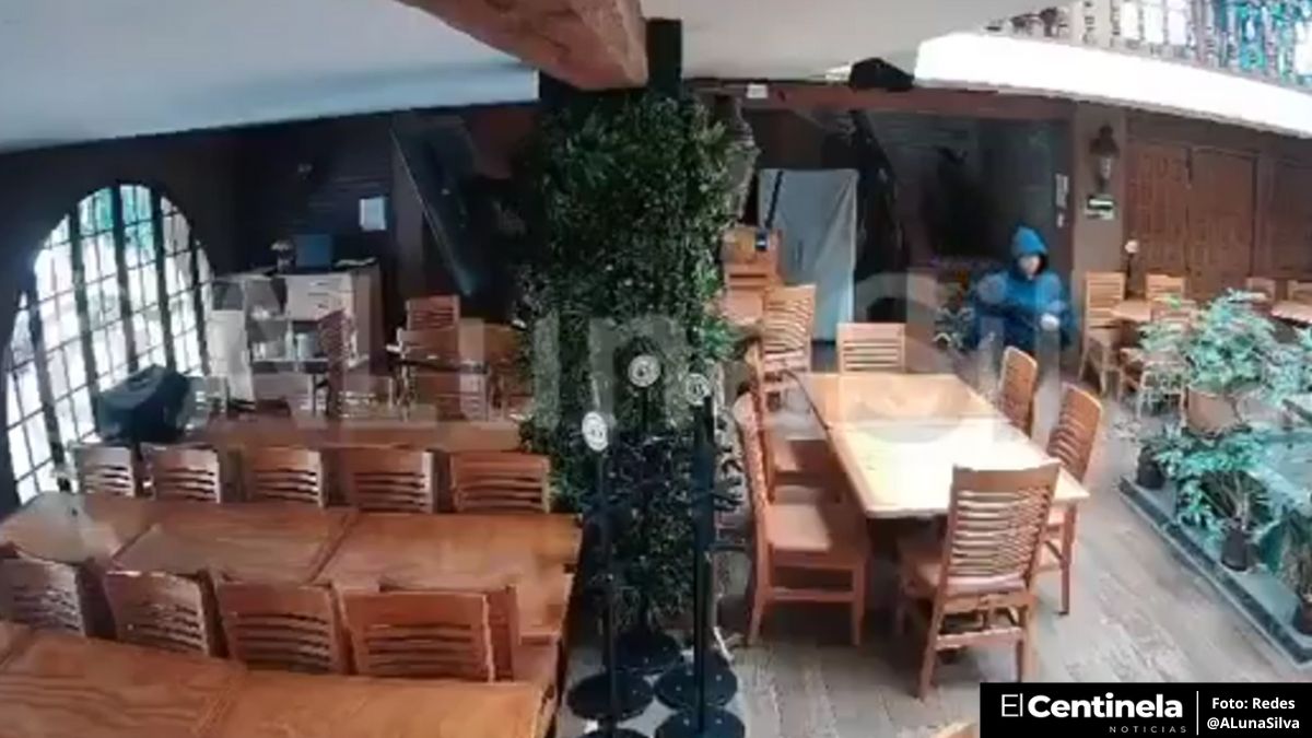 Gerente roba sueldos y propinas en restaurante Mil Aromas de La Noria; cámaras captan el momento