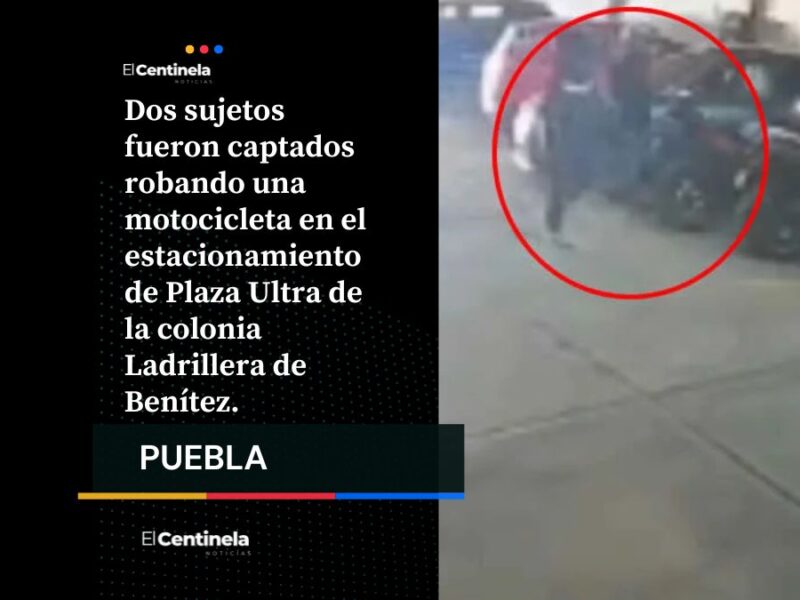 Dos sujetos fueron captados robando una motocicleta en el estacionamiento de Plaza Ultra de la colonia Ladrillera de Benítez.
