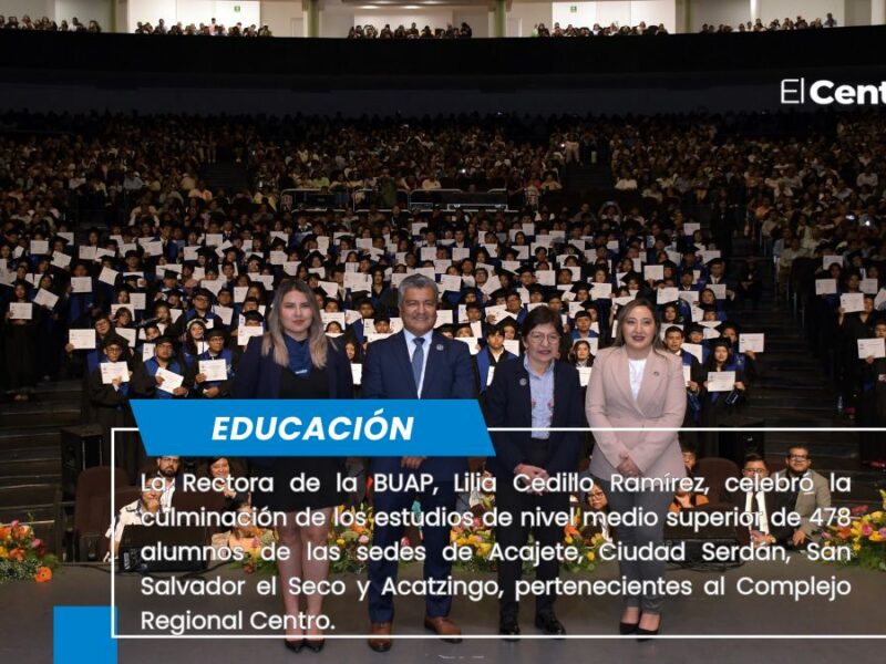 Acompaña Rectora Lilia Cedillo a estudiantes del Complejo Regional Centro en su graduación