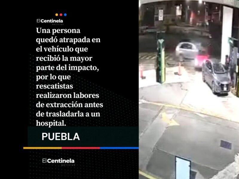 Automovilista embiste dos vehículos en gasolinería del Periférico y se da a la fuga