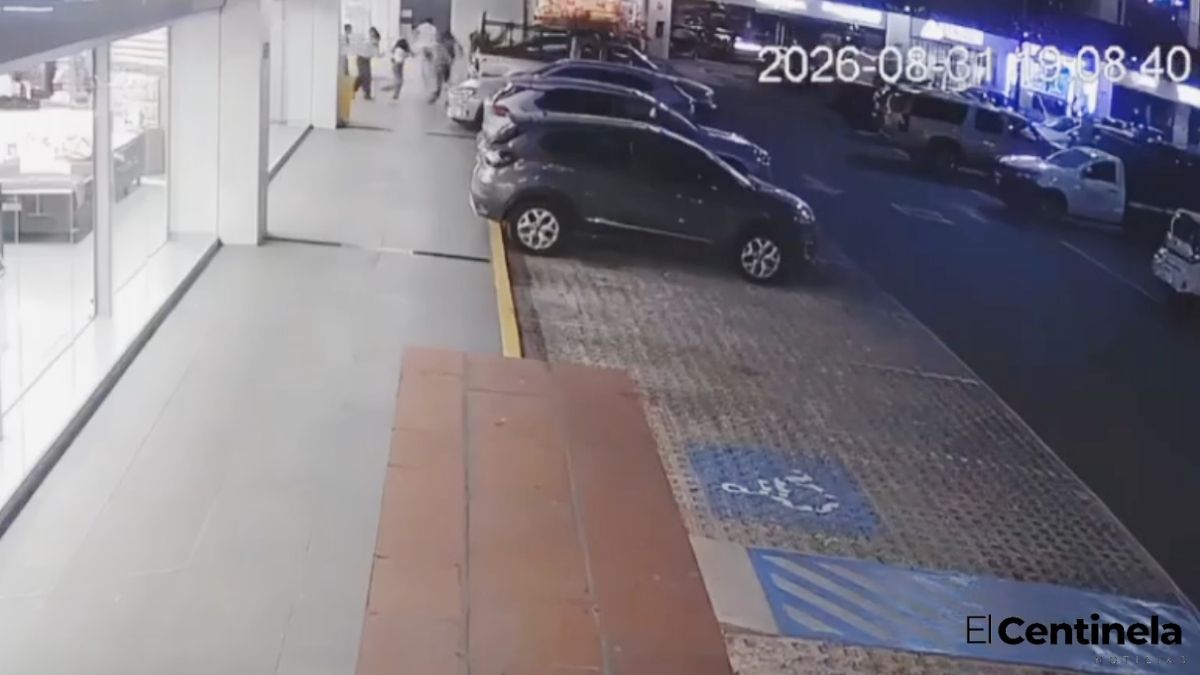 Roban Coppel de Lomas de Angelópolis y se llevan más de 20 mil pesos, ladrones escaparon con el botín en motocicleta